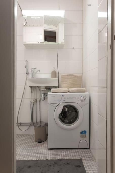 Kodikas Huoneisto Helsingin Keskustassa Apartment Helsinki Exterior photo